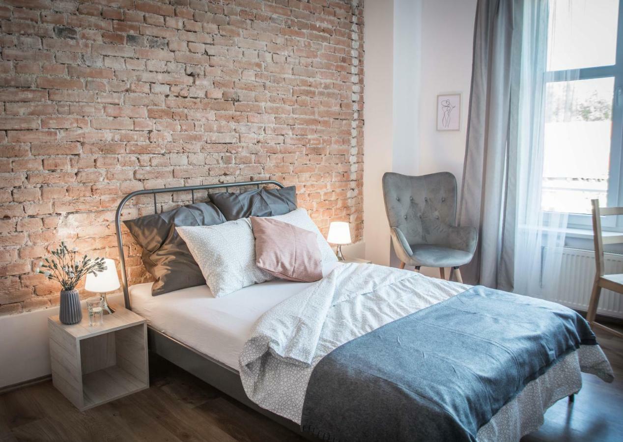 Homestay Lion - Silver